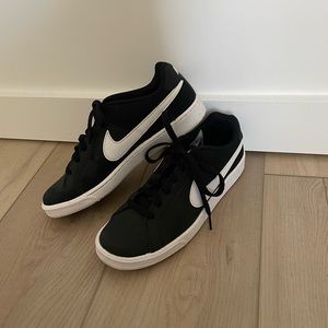 black/white Nike shoes